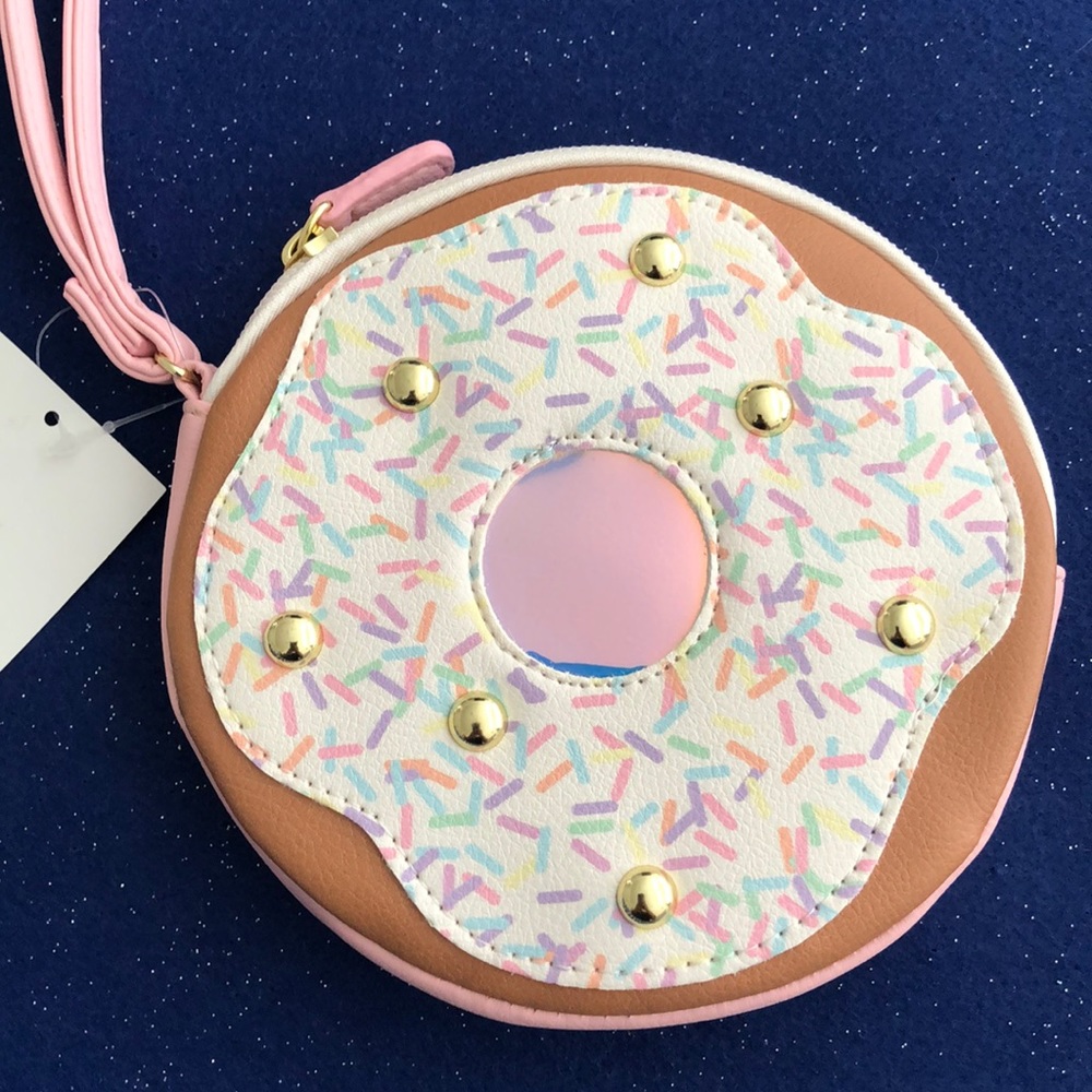 🚫SOLD🚫 Luv Betsy Donut coin purse